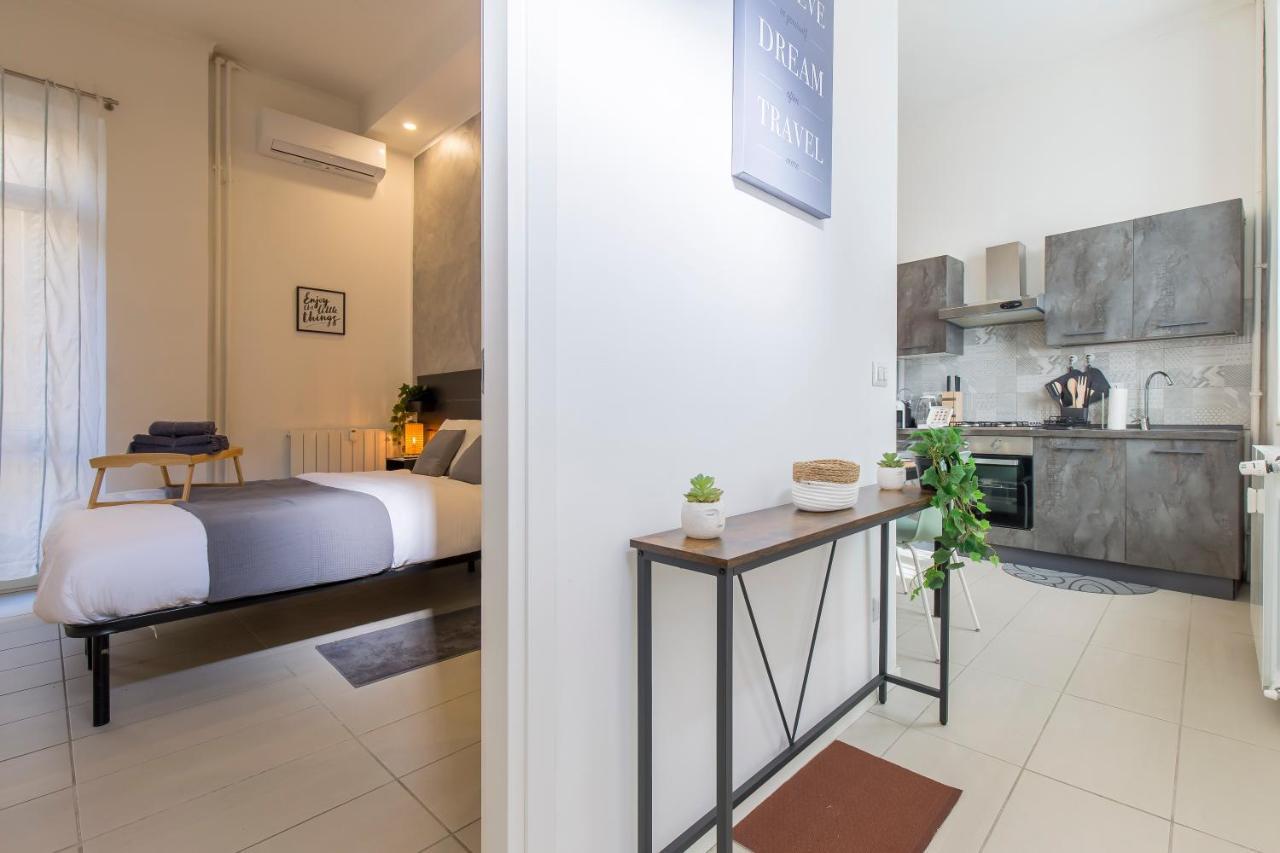 Central & Comfy Flat In The Beating Heart Of Турин Экстерьер фото