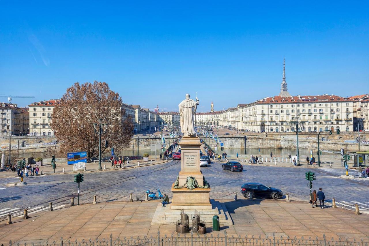 Central & Comfy Flat In The Beating Heart Of Турин Экстерьер фото